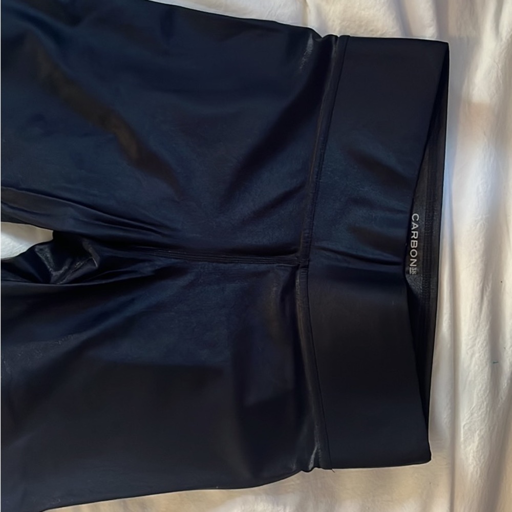 Carbon 38 black shine leggings